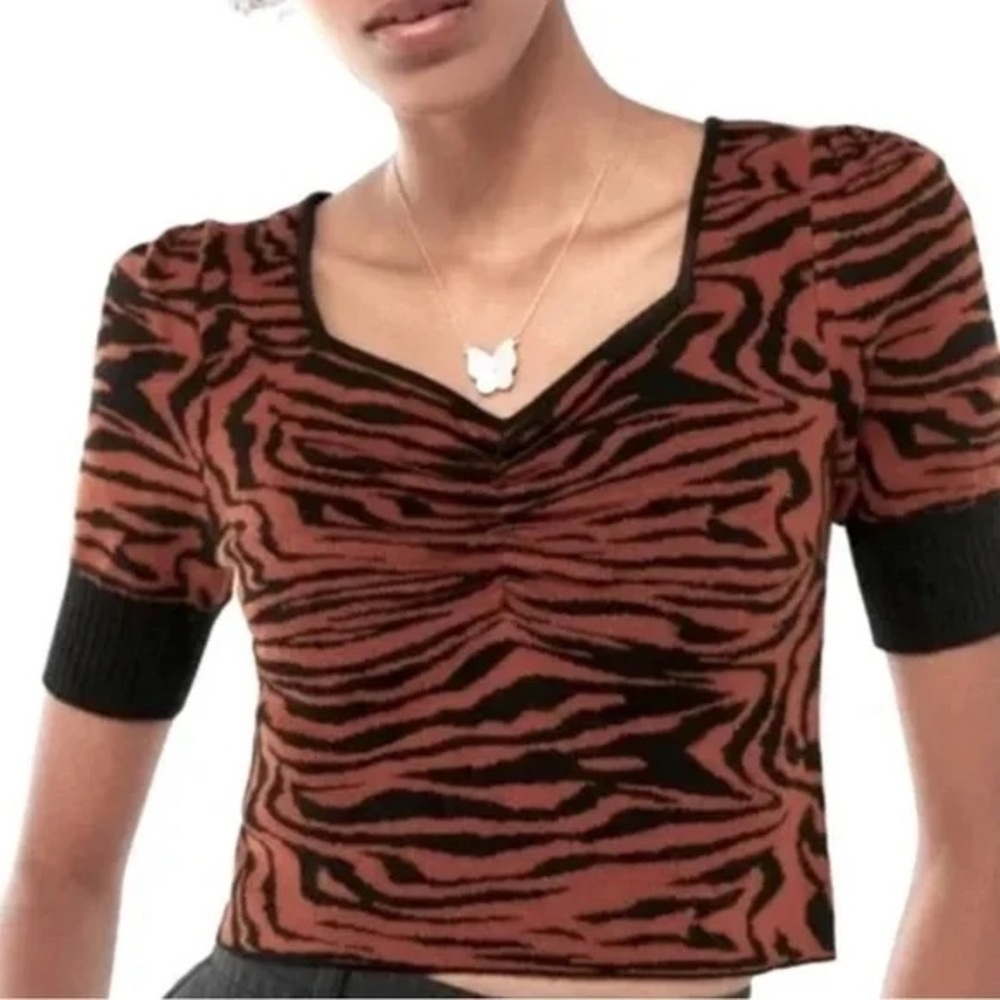 UO Burnt Orange & Black Cropped Animal Print Puff Sleeve Sweater Top Size Med